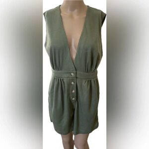 Cupshe waffle knit Romper shorts v neck with pockets size M